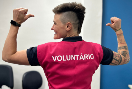 Atleta Olímpica sendo voluntária por um dia no INCAvoluntário.