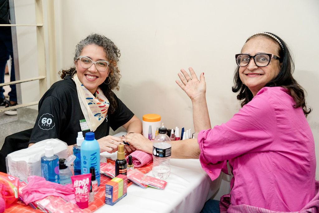 RIT06636 Outubro Rosa no INCAvoluntário enaltece autoestima