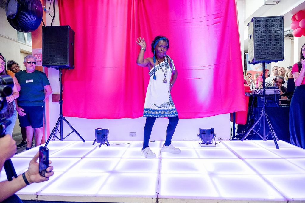 RIT06802 Outubro Rosa no INCAvoluntário enaltece autoestima