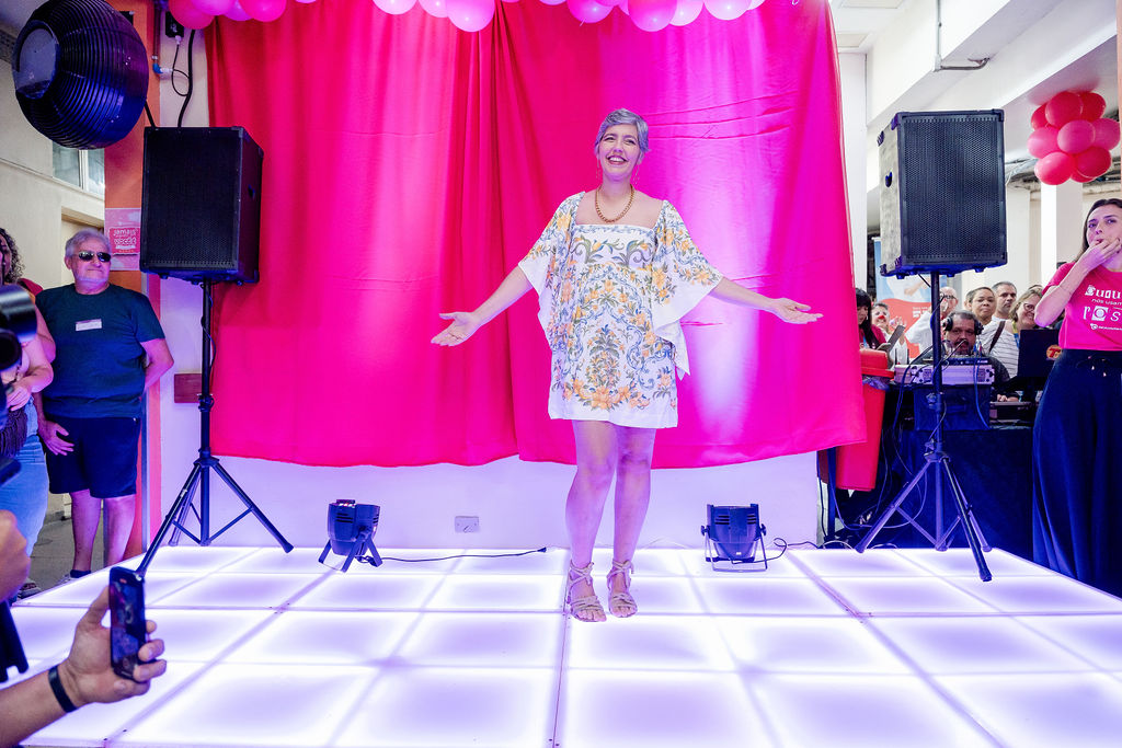 RIT06807 Outubro Rosa no INCAvoluntário enaltece autoestima