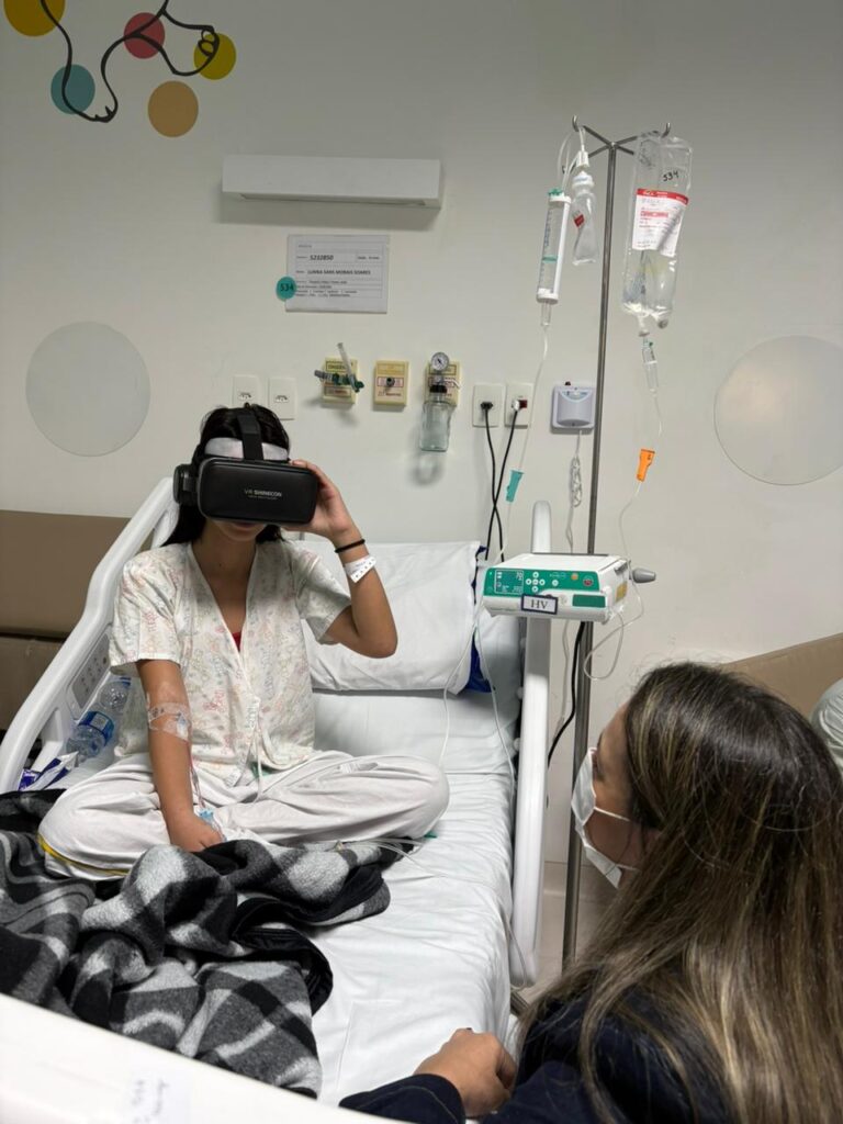 WhatsApp-Image-2026-07-01-at-13.24.59-768x1024 Realidade virtual transforma tratamento de pacientes no INCA