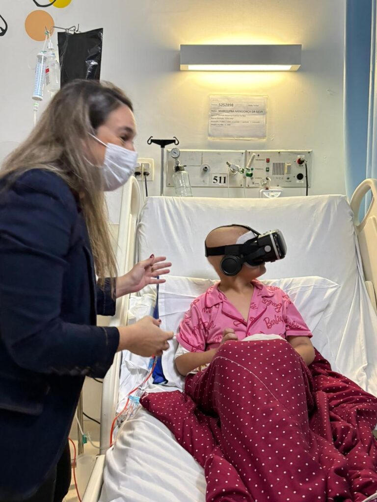 WhatsApp-Image-2026-07-01-at-13.25.01-768x1024 Realidade virtual transforma tratamento de pacientes no INCA